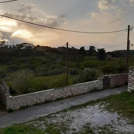Old Village Apartman *